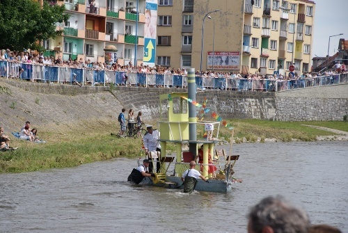 Spływ w stylu retro. Tłumy legniczan nad Kaczawą